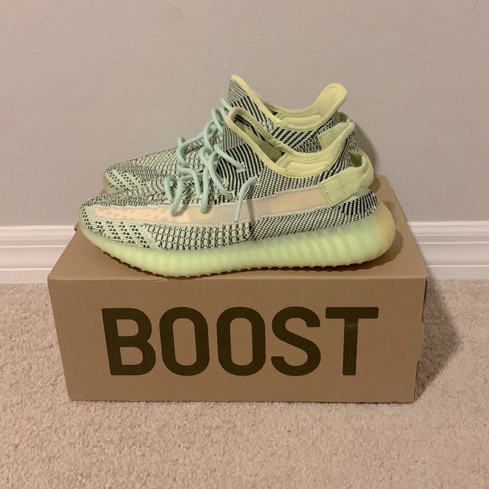 Yeezy 350 yeezreel - size 9.5 mens